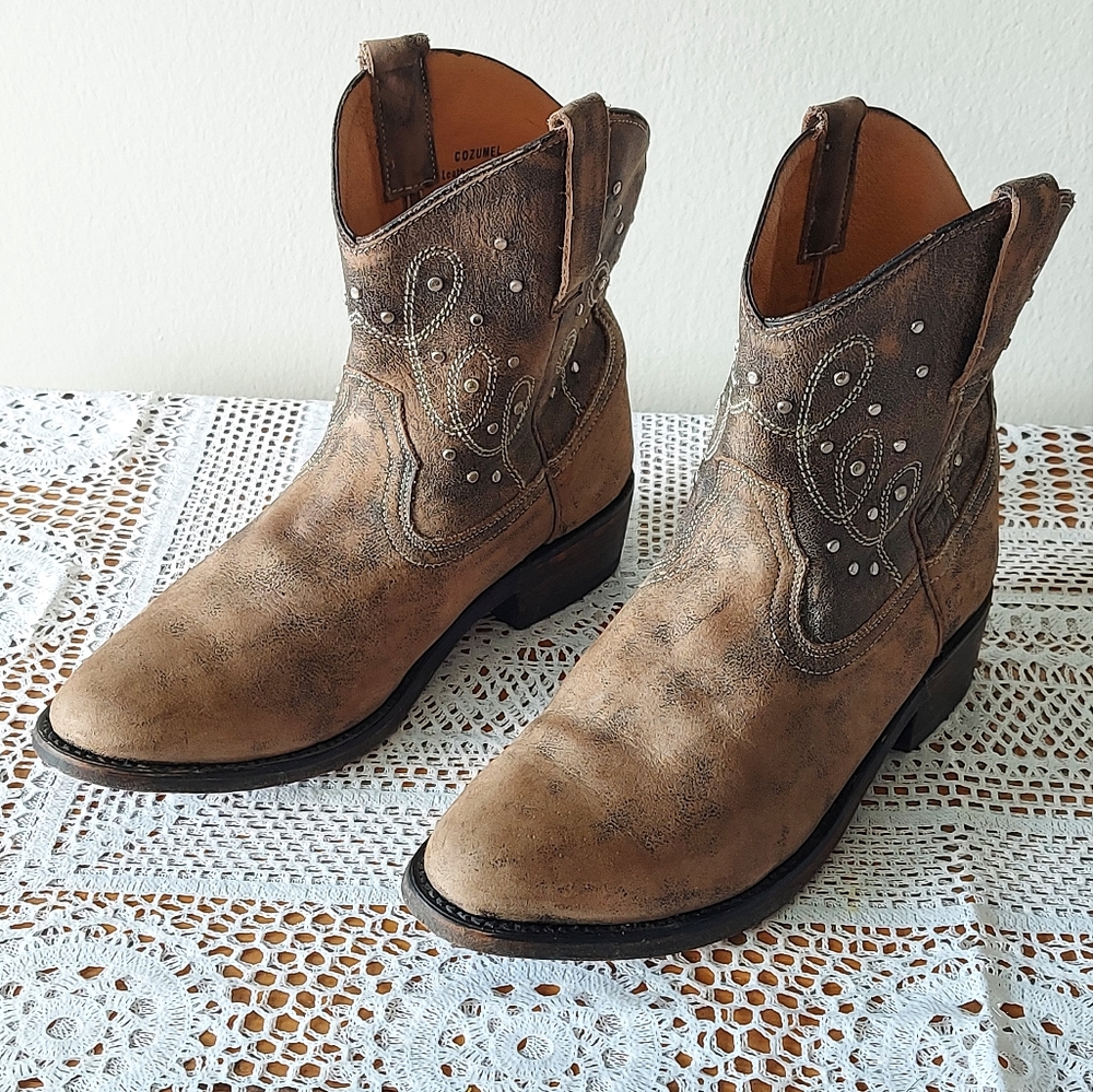 ISO MIZ MOOZ Women's Distressed Leather Studded Cowgirl Cozumel Western Boots